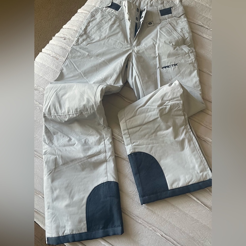 Skiing/ snow pants in grey
